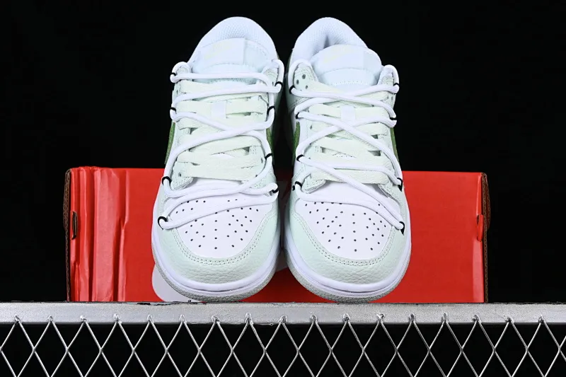 All categories Nk SB Dunk series Nk SB Dunk Low low-top sneakers Nk Dunk Low "Next Nature" refreshing green milk green SB strap low-top casual sneakers D1431-102